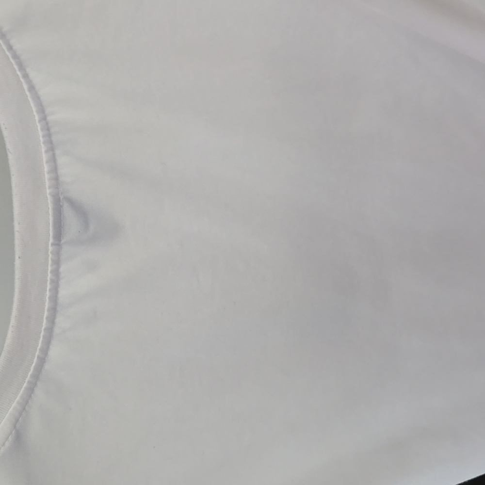 ROMWE White Graphic T-Shirt with Pink and Black Design - Picture 9 of 10